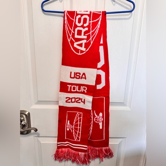 Arsenal Red and White Scarf - Picture 1 of 3
